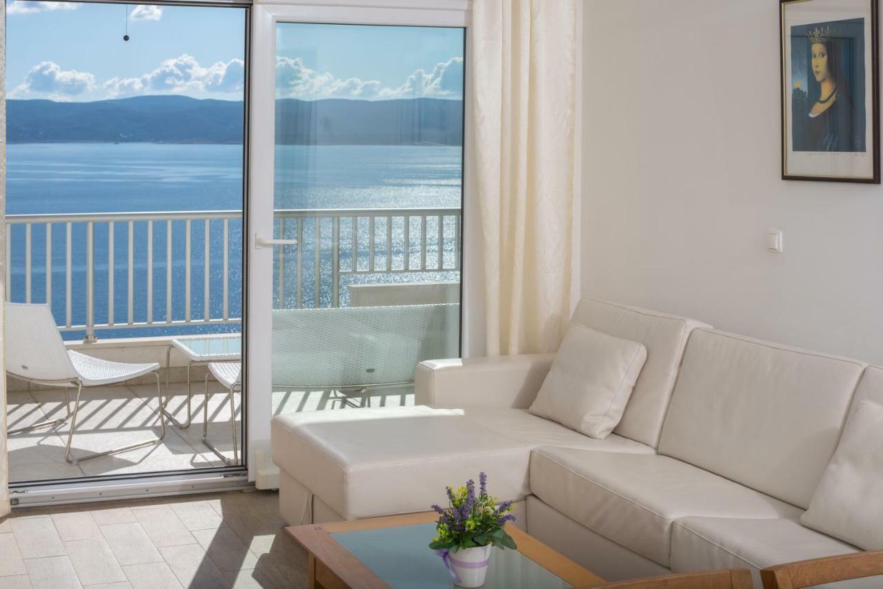 Apartments Vela Sollis Marusici  エクステリア 写真