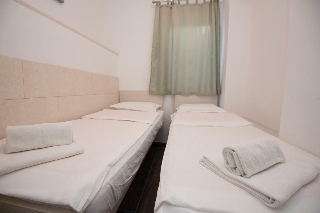 Apartments Vela Sollis Marusici  エクステリア 写真